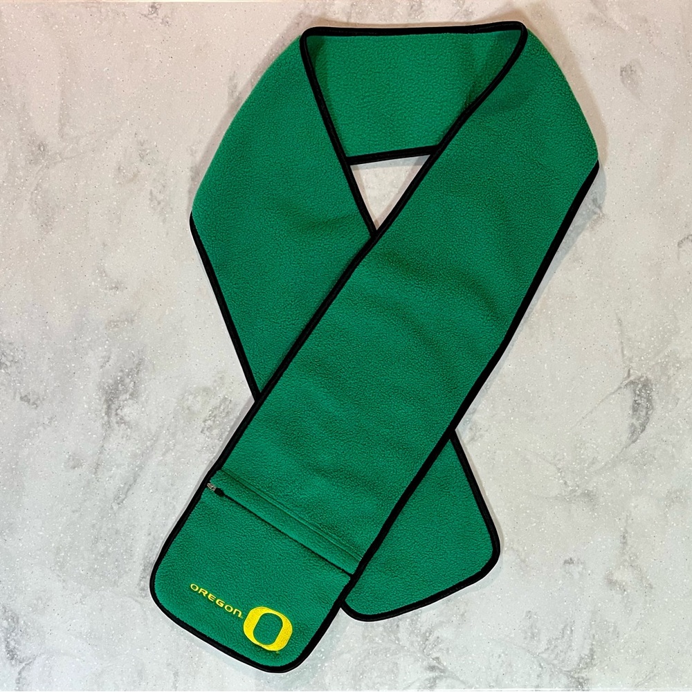 EUC 180s Oregon Ducks Unisex Fleece Scarf with Zip Storage Pocket
